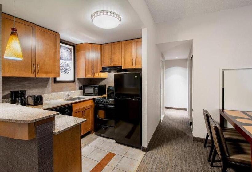Люкс 2 Спальни, Residence Inn By Marriott Kingston Water's Edge