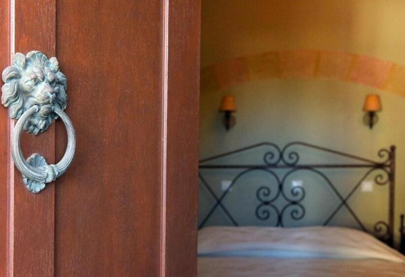 Студия Стандарт, Paris Hotel