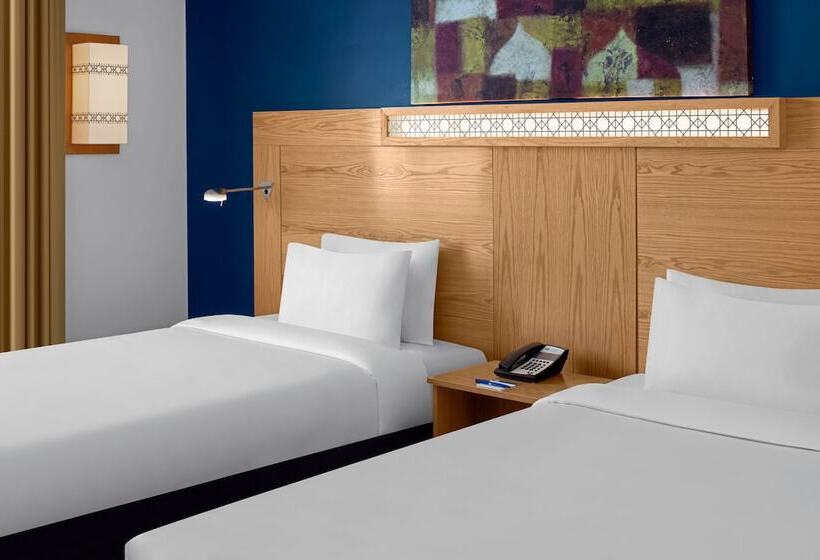 Номер Стандарт, Holiday Inn Express Dubai Airport, An Ihg