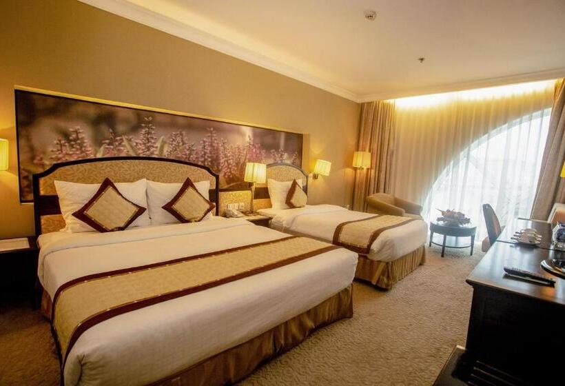 سوییت جونیور با چشم‌انداز شهر, La Sapinette Hotel Dalat