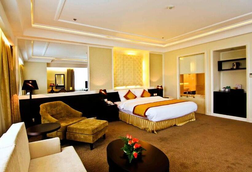 سوییت جونیور با چشم‌انداز شهر, La Sapinette Hotel Dalat