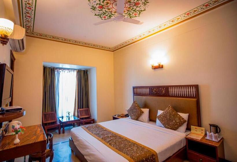Номер Deluxe, Nahargarh Haveli