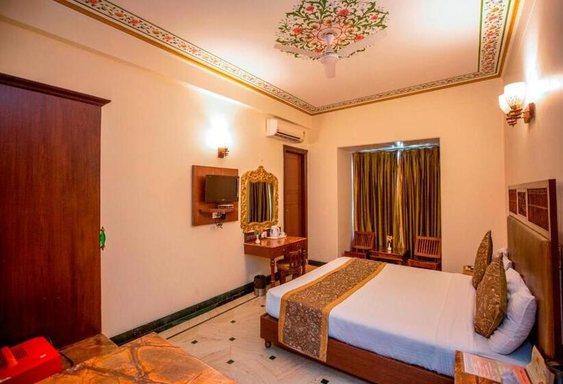 Номер Deluxe, Nahargarh Haveli
