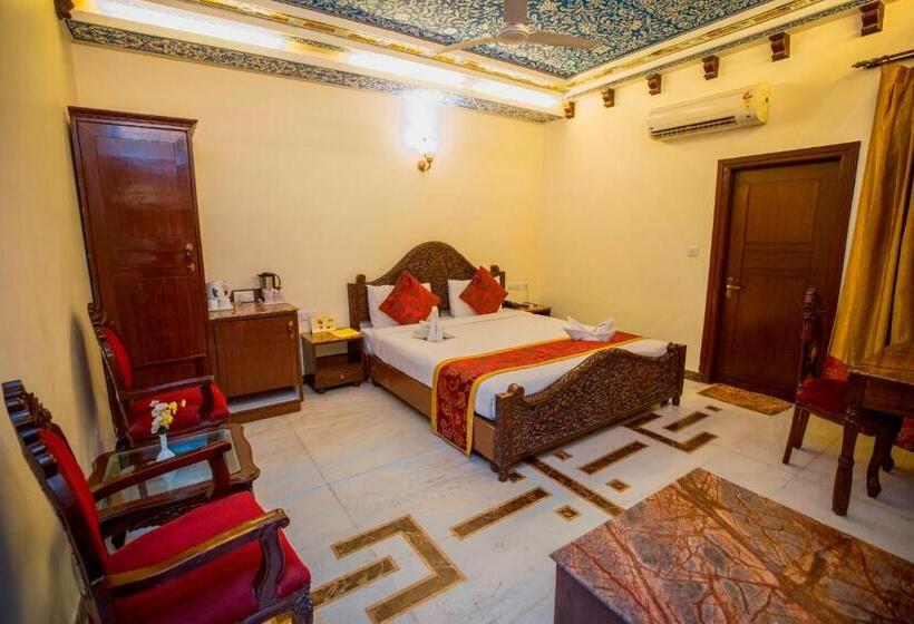 Королевский Люкс, Nahargarh Haveli