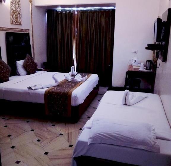 Трехместный Номер Deluxe, Nahargarh Haveli