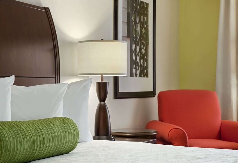 Номер Премиум, Hilton Garden Inn Hoffman Estates