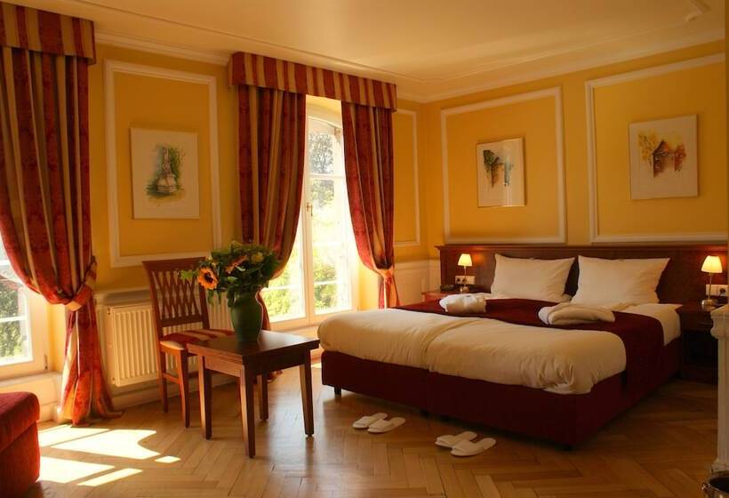 Классический Номер, Chateau De Pourtales