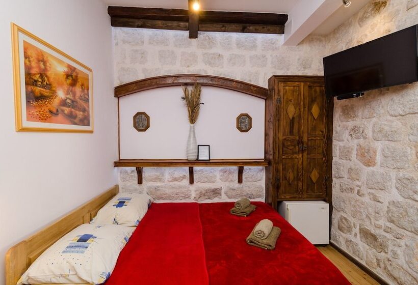 اتاق استاندارد, Eddie's Sea View Rooms Old Town