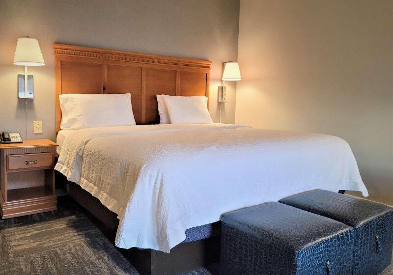 스탠다드 스튜디오 킹침대, Hampton Inn Haysnorth Of I70