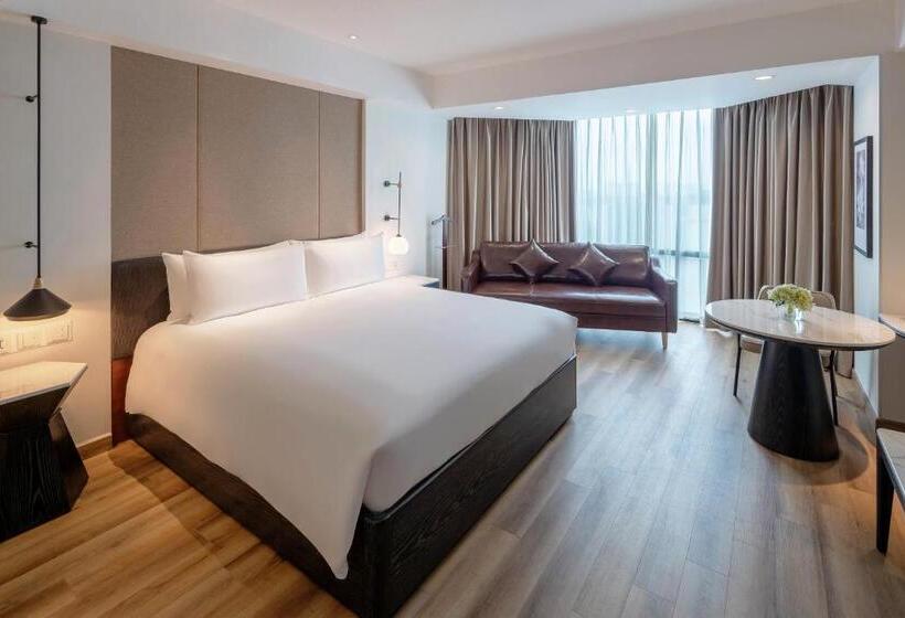 اتاق استاندارد با تخت بزرگ, Sheraton Hanoi West