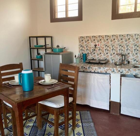 آپارتمان سوپریور 1 خوابه, Habibi B&b