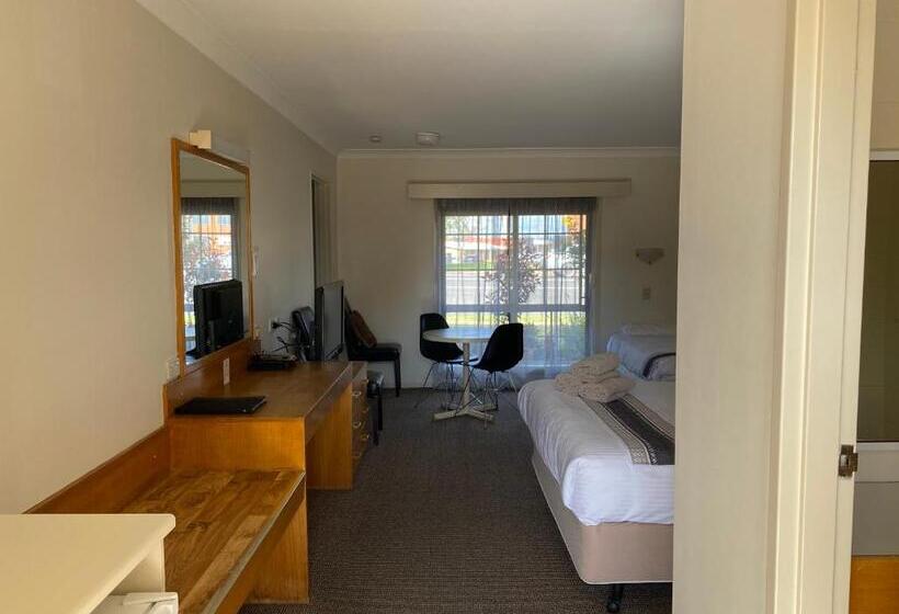 패밀리 룸, All Settlers Motor Inn Parkes