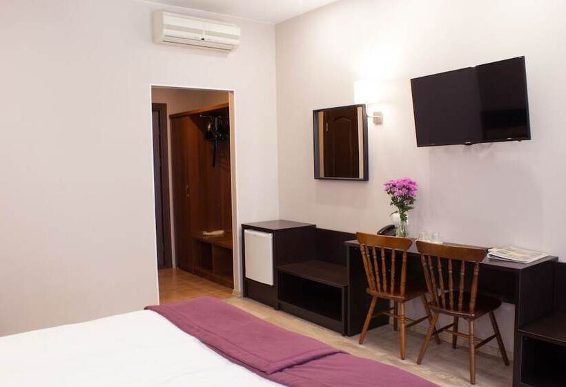 Comfort Szoba, Dynasty