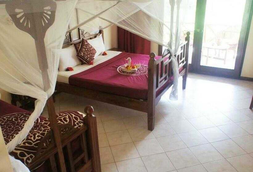 Трехместный Номер Стандарт Вид на Сад, Uroa Bay Beach Resort