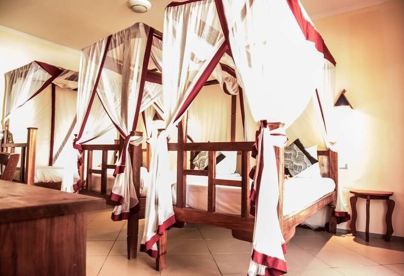 Трехместный Номер Стандарт Вид на Сад, Uroa Bay Beach Resort