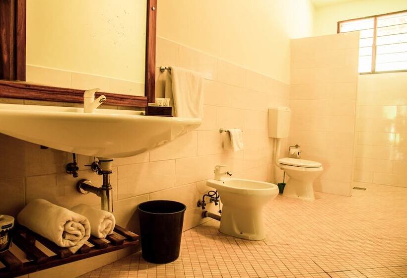 Семейный Номер, Uroa Bay Beach Resort