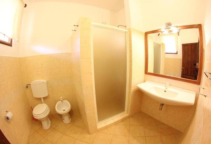 Трехместный Номер Стандарт Вид на Сад, Uroa Bay Beach Resort