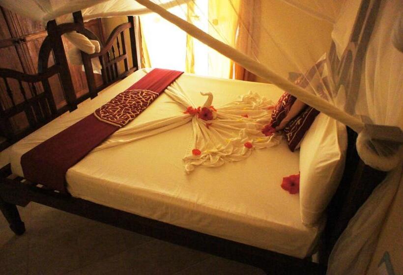 Семейный Номер, Uroa Bay Beach Resort