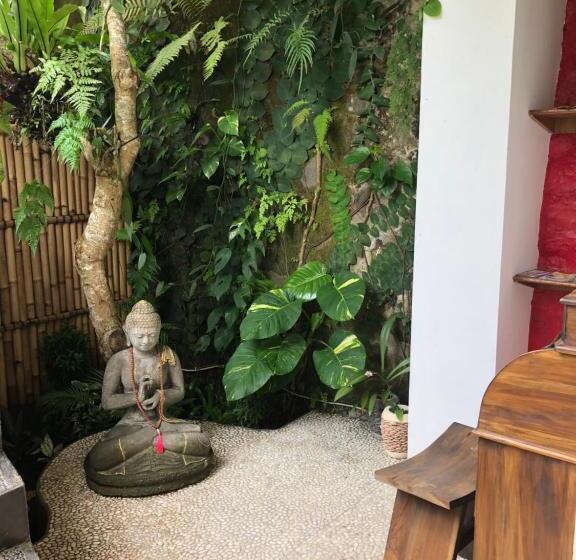 디럭스 방갈로, White Lotus Oasis