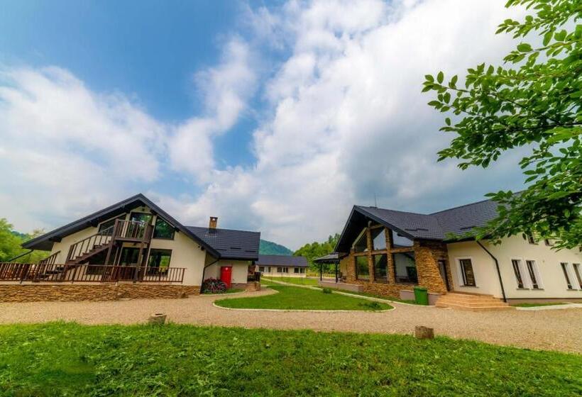 Студия Superior, Pensiunea Arc Bucovina
