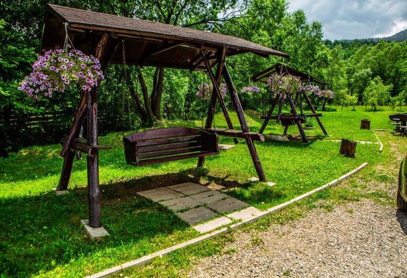 Студия Superior, Pensiunea Arc Bucovina