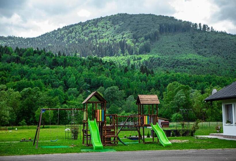 Студия Superior, Pensiunea Arc Bucovina