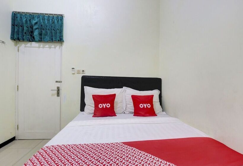 Номер Deluxe, Capital O 90709 Djati Guest House