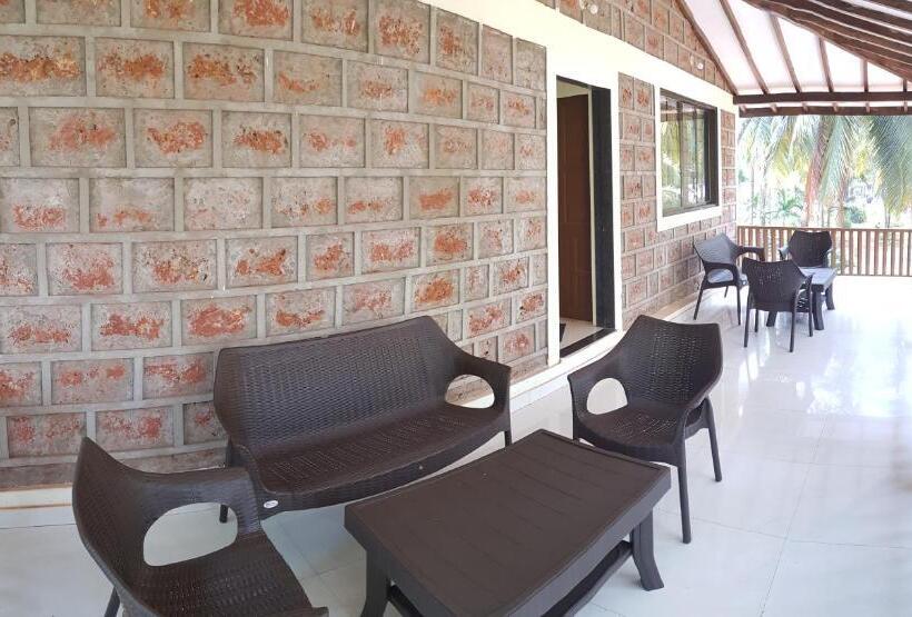 基本三人间, Verandah Solitude By The Sea Homestay