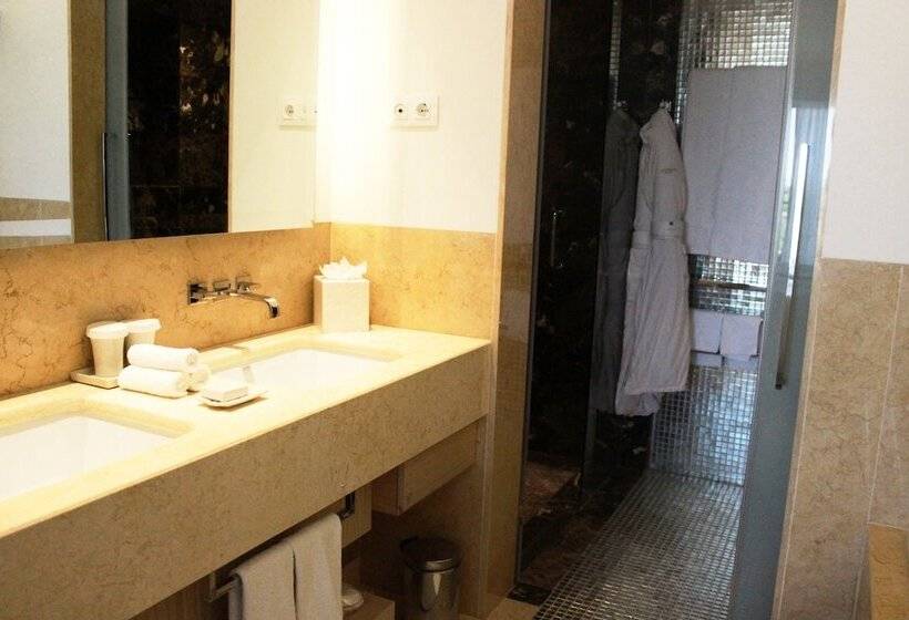 Номер Deluxe Вид на Бассейн, Conrad Algarve