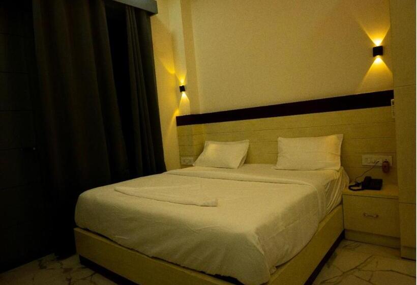 غرفة قياسية, Prago By Green Deer Varanasi