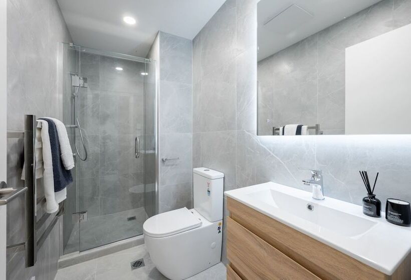 带2个卧室的优质公寓, Sunrise Garden Suites