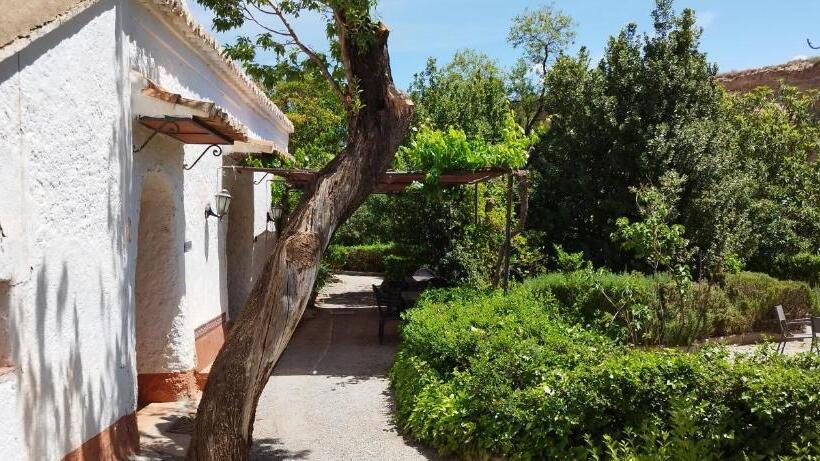 اتاق سوپریور با وان آب گرم, Casas Cueva Y Cortijo La Tala En Guadix