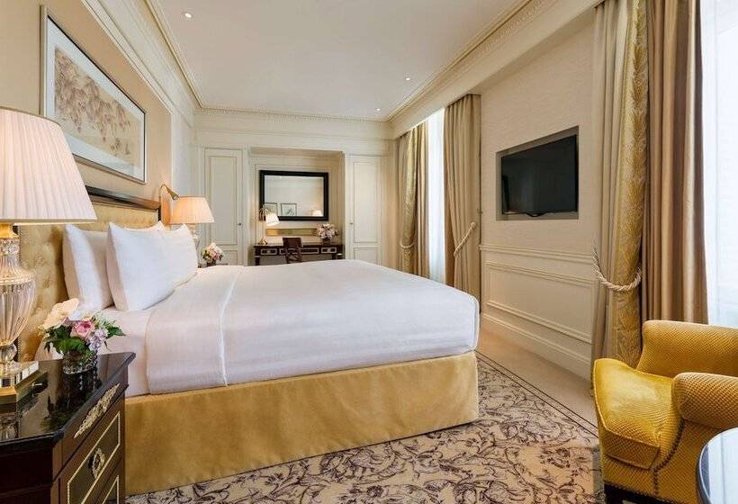 سوییت جونیور, Shangri La Paris