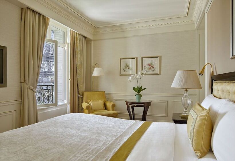 سوئیت جونیور با چشم‌انداز, Shangri La Paris