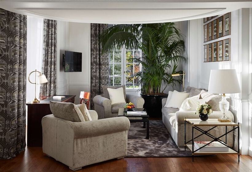 سوییت دوبلکس, Shangri La Paris
