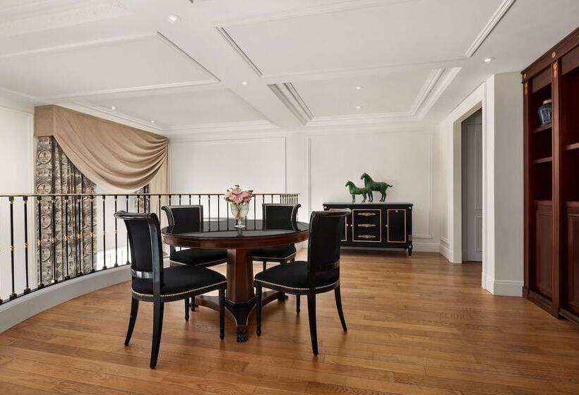 سوییت دوبلکس, Shangri La Paris