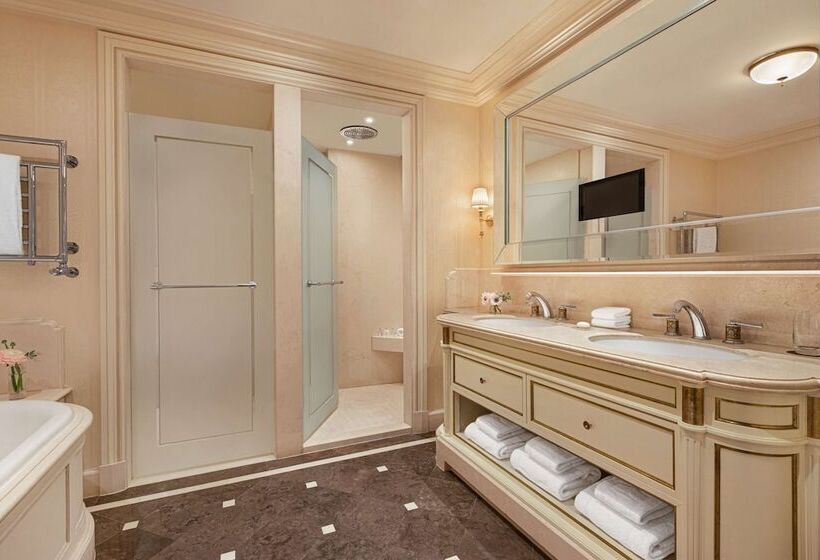 اتاق استاندارد با تخت دوبل, Shangri La Paris