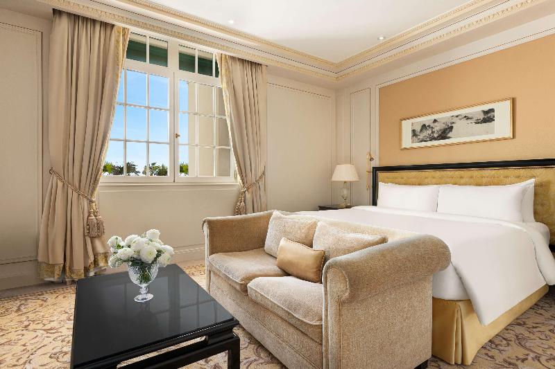 Suite with Terrace, Shangri La Paris