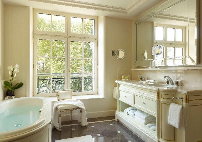 Suite with Terrace, Shangri La Paris