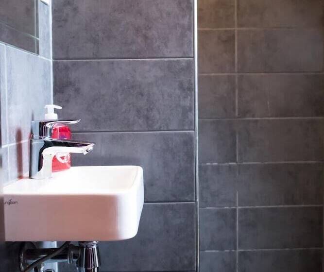 Кровать в Общей Комнате, Amsterdam Hostel Orfeo
