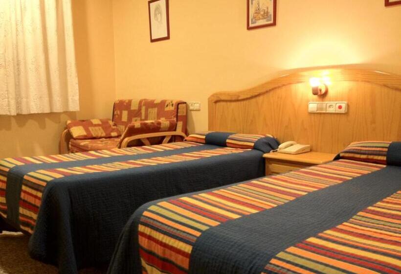 Номер Стандарт, Hostal Los Corchos