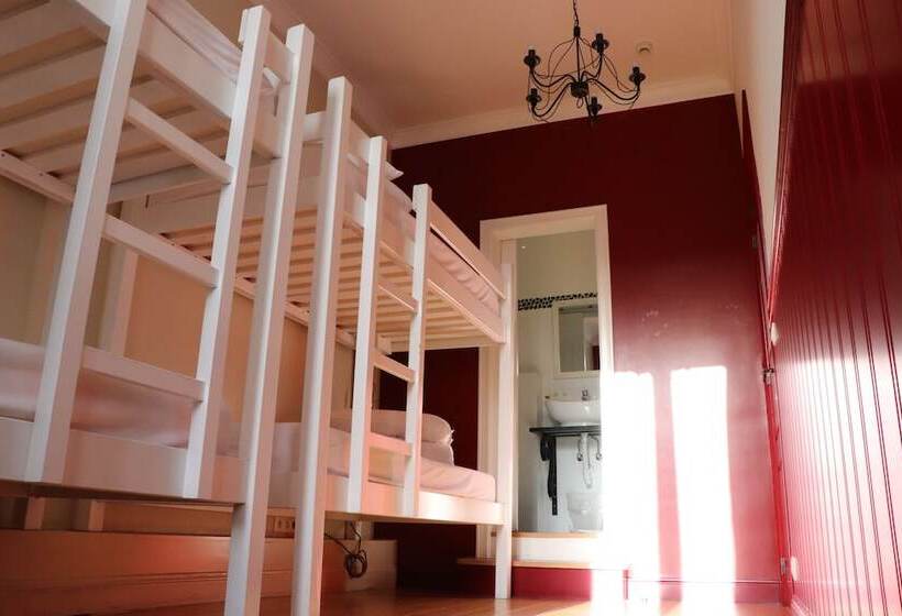 Четырехместный Номер Стандарт, Hostel Lybeer