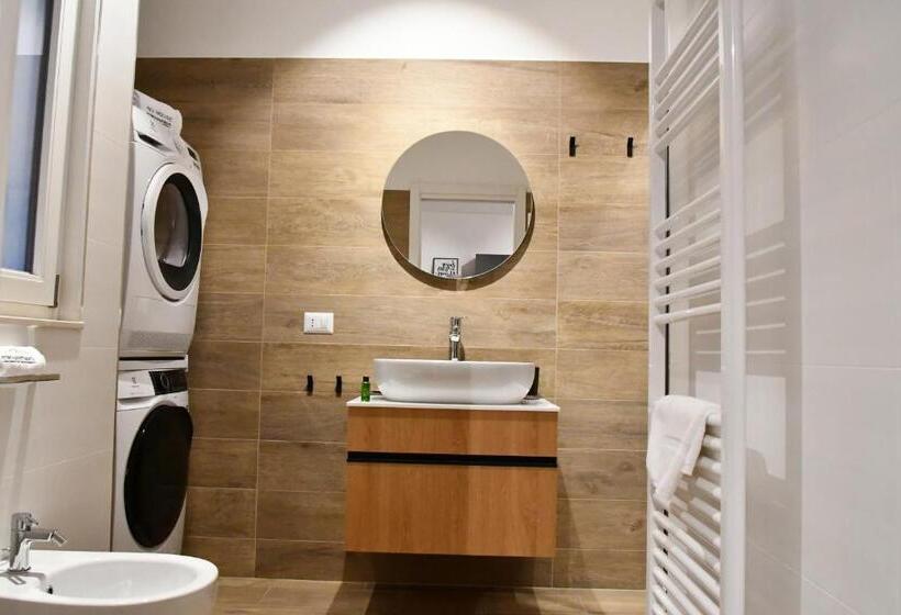 Номер Стандарт с Балконом, Nu House Rooms & Apartments