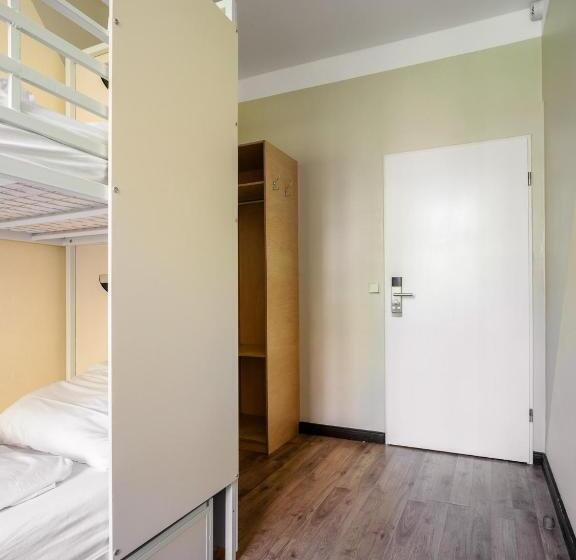 Standardzimmer mit Stockbetten, Eastseven Berlin Hostel