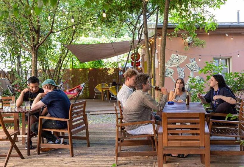 اتاق خانوادگی, Eastseven Berlin Hostel