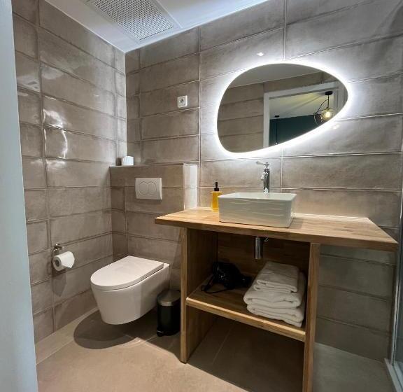 Номер Стандарт, Hôtel Barnea