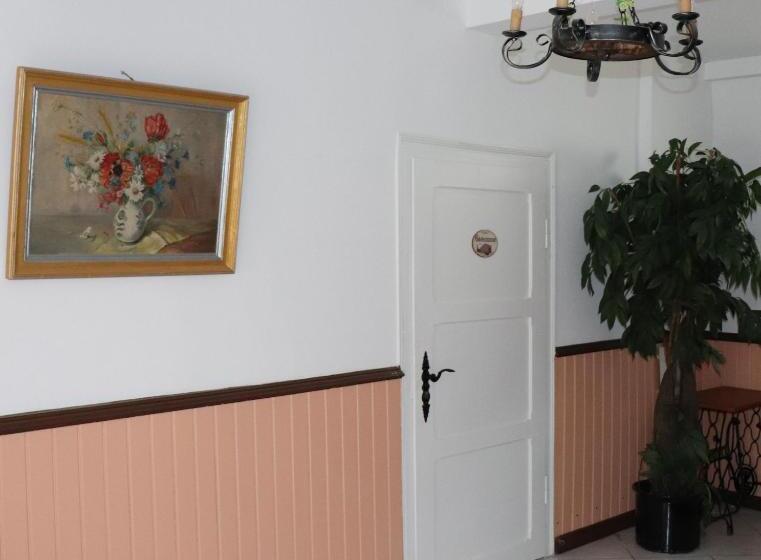 Номер Стандарт, Gästezimmer Zum Rotem Karpfen