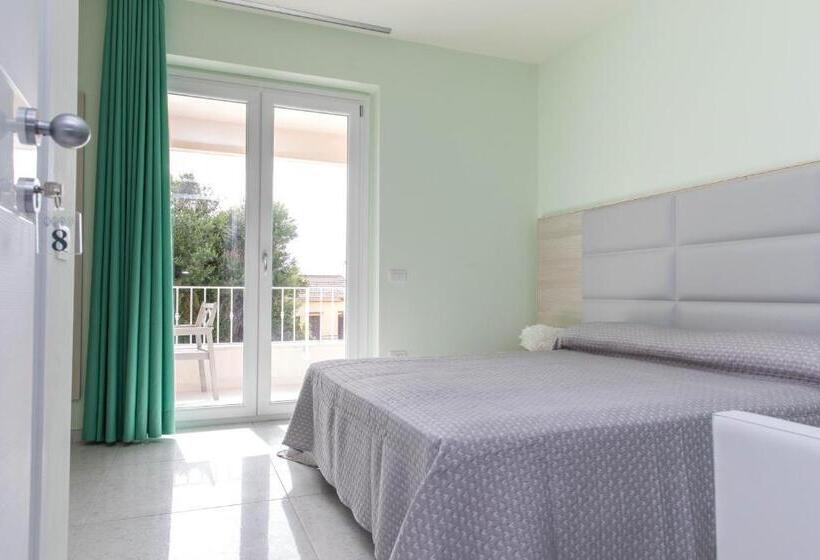 Номер Стандарт с Балконом, 4essences Boutique Rooms