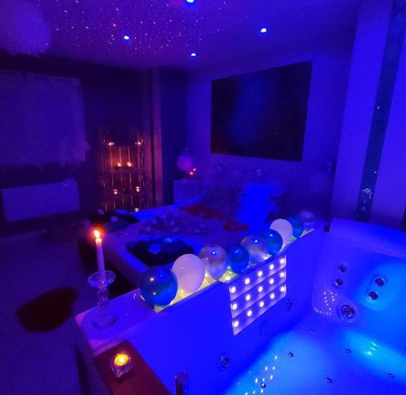 Номер Стандарт с Гидромассажем, Loft Avec Baignoire Spa Lécrin Romantique