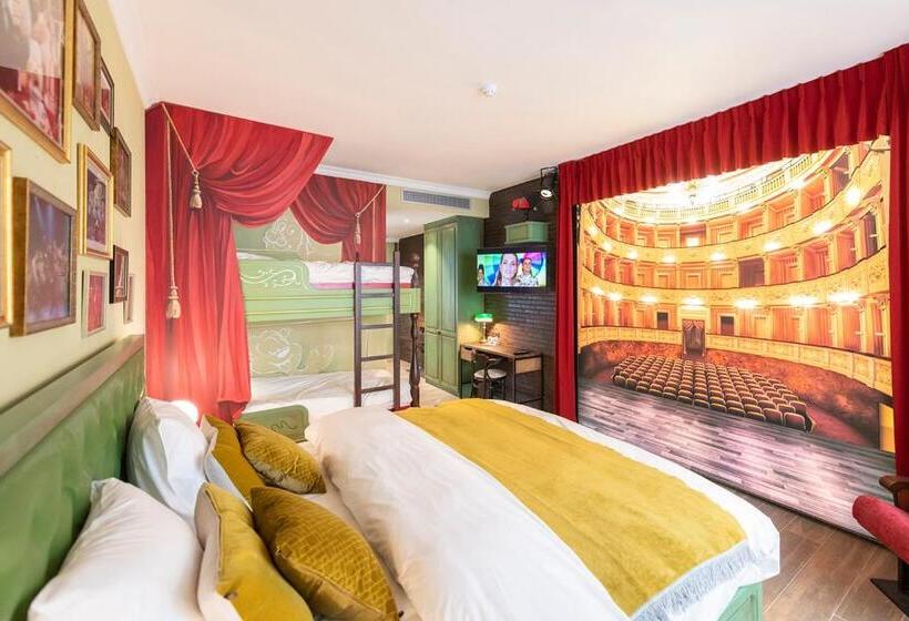 Family Suite, Plopsaland Theater